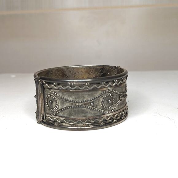 Metal Bangle with Mesh and Bead‎ Accents - Picture 1 of 5